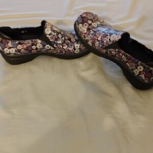 Floral Slip-On Comfort Clogs - Purple Multi Size 8M